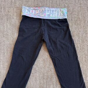 VTG Y2K Victorias Secret PINK
Rainbow Love Pink Foldover Cropped Yoga Pants M
